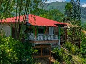 Room in Lodge - Family Cabin With Lake View - Risaralda