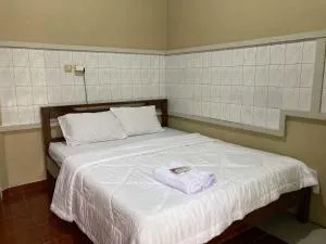 Flamboyan Homestay 1 Dieng Syariah RedPartner - 班查內加拉