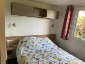 Maisons de vacances Mobile home 65243 TyBreizh Holidays at Les Charmettes 4 star without fun pass : photos des chambres