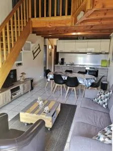 Appart T4 72m2 à Baratier entre les Orres et Embrun à coté du lac de Serre Ponçon. - 巴拉迪亚