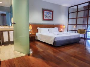 Deluxe Suite room in Azoris Angra Garden – Plaza Hotel