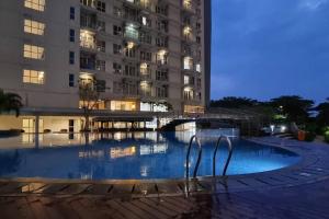 Apt Casa De Parco Studio Tema Gray With Wifi, Pool and Netflix