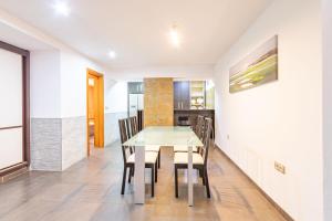 Alhondiga Oasis Suite by Valcambre