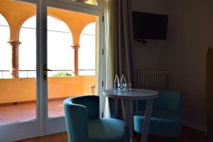Deluxe Double Room with Lake View