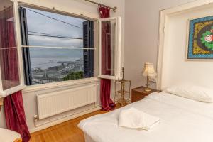 Apartment with Sea View room in Büyük Konak İzmir