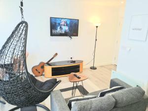 Great Studio Apartments - Netflix, Wifi, Digital TV