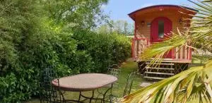 LE PETIT NID DANS LA ROULOTTE - Roscanvel