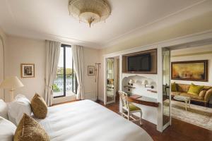 Suite with Lagoon View and Balcony room in Belmond Hotel Cipriani