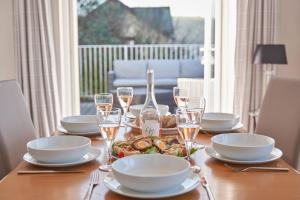 Port Side - Boutique Home with Outstanding River Views