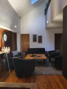 Sveciu Namai Giles - 比尔什托纳斯