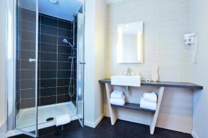 Hotels Kyriad Prestige Vannes Centre-Palais des Arts : photos des chambres