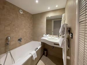 Hotels Hotel France et Chateaubriand : photos des chambres
