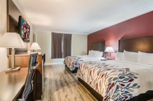  Superior Room with Two Queen Beds Non-Smoking room in Red Roof Inn Madison Heights VA