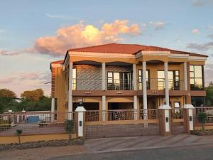 Top Stay Inn - 4-star hotels in Kasane