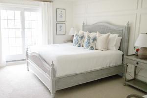 King Room with Balcony room in Fairville Inn
