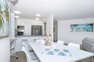 Broadbeach Victoria Square