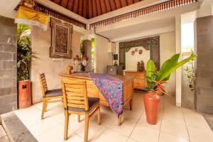 Janis Place Cottage by Purely