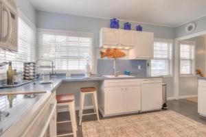 The Nordic House in the Cove - Meredith Lodging