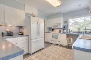 The Nordic House in the Cove - Meredith Lodging