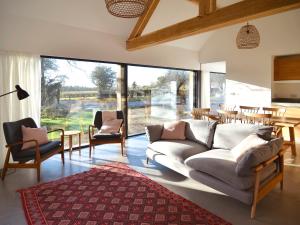 High Cogges Farm Holiday Cottages - The Cart Shed