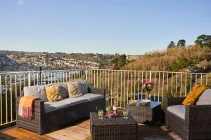Port Side - Boutique Home with Outstanding River Views - Kingswear