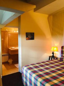 B&B / Chambres d'hotes Chateau Maucaillou : photos des chambres