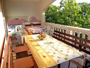 Apartment in Pula with terrace, air conditioning, WiFi, washing machine 633-1