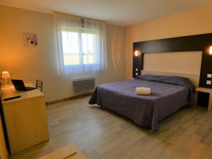 Hotels Hotel Azur Saint Junien Cit'Hotel : Chambre Simple / Double