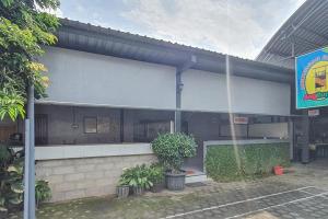 Angrumba Family Homestay Syariah near RSUD Caruban Mitra RedDoorz