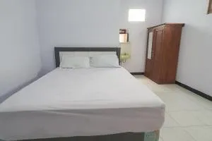 Angrumba Family Homestay near RSUD Caruban Mitra RedDoorz - Bojonegoro