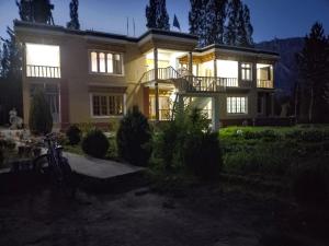 LA-TSAS GUEST HOUSE