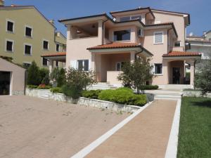 Apartment in Premantura with terrace, air conditioning, WiFi, washing machine 3352-28 