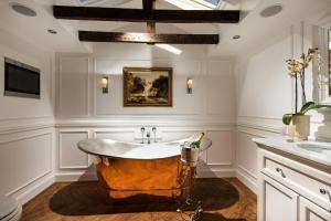 Deluxe King Room room in Thainstone House