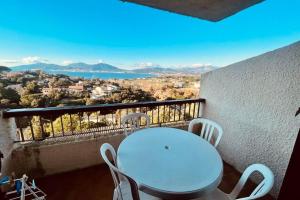 obrázek - Apartment With Balcony Pool Sea View