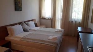 Studios -Villa Park SV