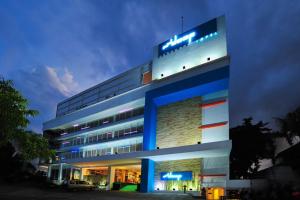 Idoop Hotel by Prasanthi