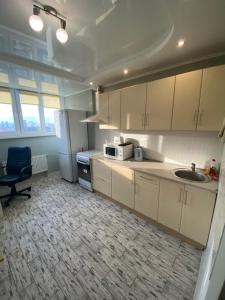 Подобово чудова квартира метро поряд Проспект МВЦ Серце