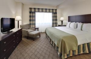 Standard Room room in Holiday Inn Springdale-Fayetteville Area an IHG Hotel