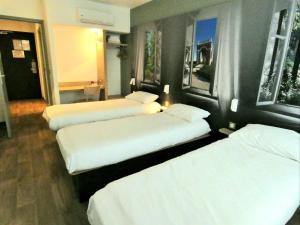 Hotels B&B HOTEL Cambrai : Chambre Triple