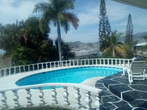 Casa con vista espectacular al mar con alberca