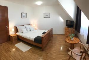 Huszárvár Hotel Kastélyszálló