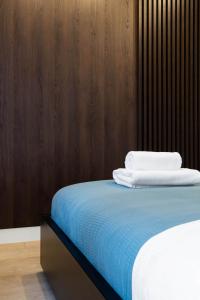 HOUSEHOST Apartment: Miodowa 4230 Street