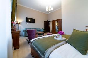 Central Harmony Apartment