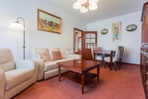 Łokietka Apartments by Renters
