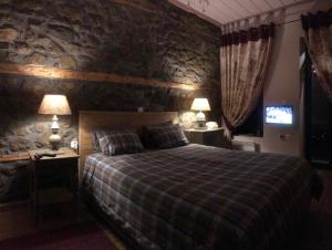 Δάφνη 1933, Λιθόχτιστο Αρχοντικό στο Βουνό