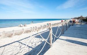 Riviera Hotel - Family only