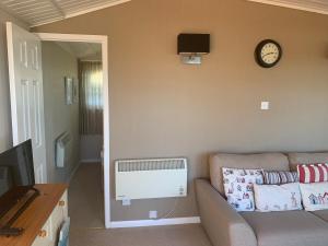 Dartmouth 2 Bed Detached Chalet 144 Norton Park