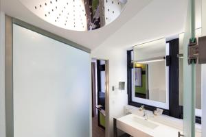 Hotels Hotel Le Colombier Suites : photos des chambres