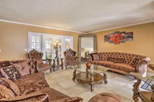 Cozy Home in Heart of Tampa with Lanai and Pool!