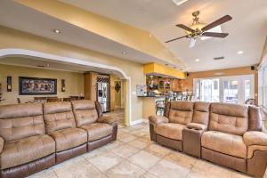 Cozy Home in Heart of Tampa with Lanai and Pool!